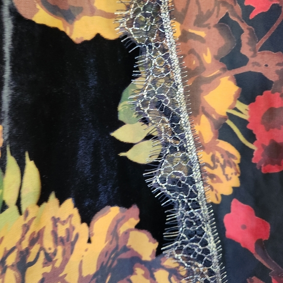 Velvet Fall Floral topper - Picture 6 of 6